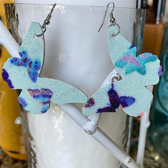 Blue/Teal Butterfly
with Color bit of Sparkle - Picture 6 of 7